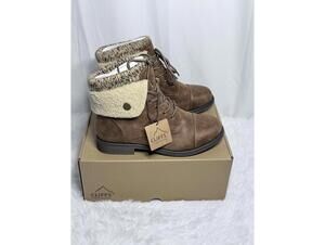 Size 8 wide Cliffs Women's Brown Wide Width Ankle Boots with Knit and Faux fur